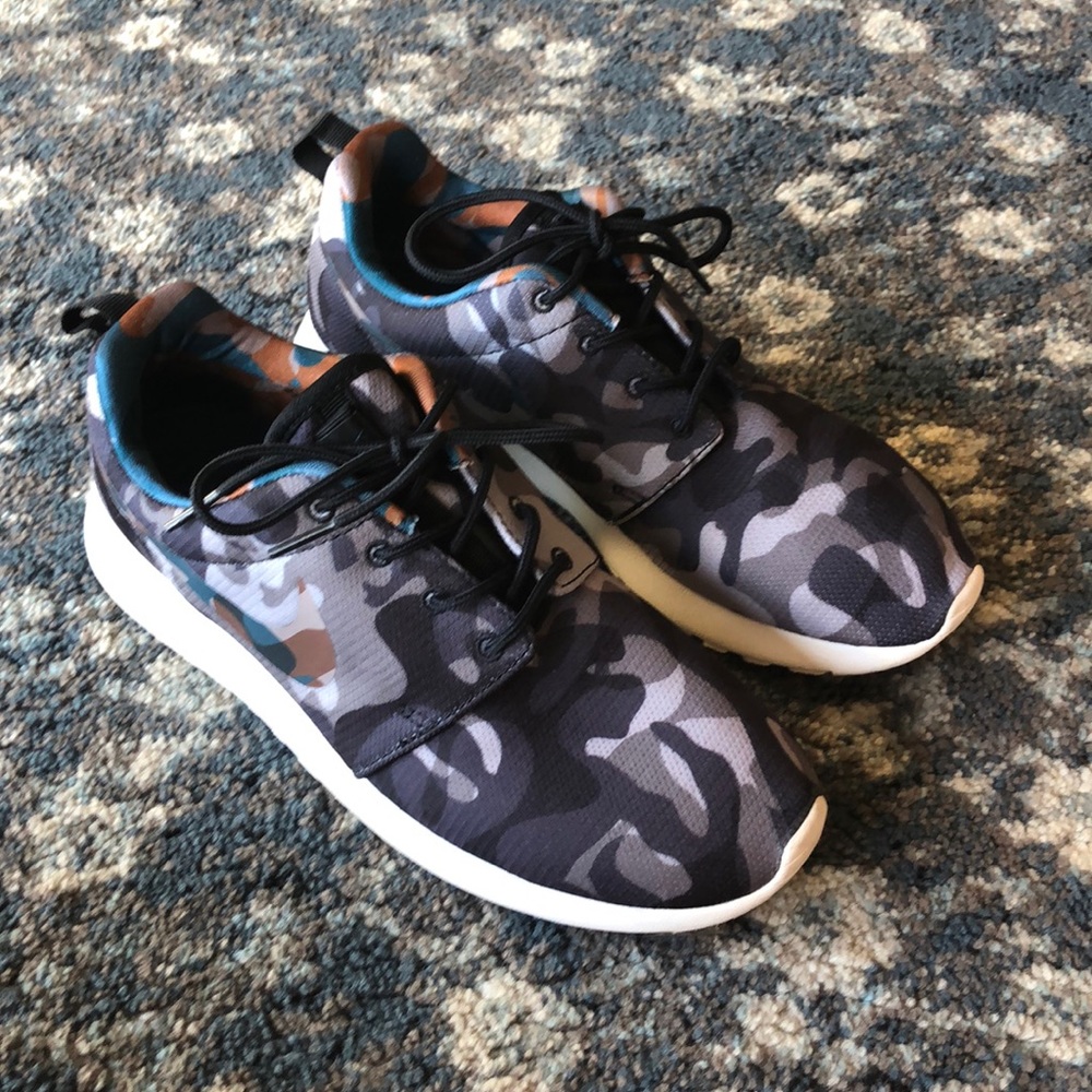 Nike camo athletic shoes. Worn once.